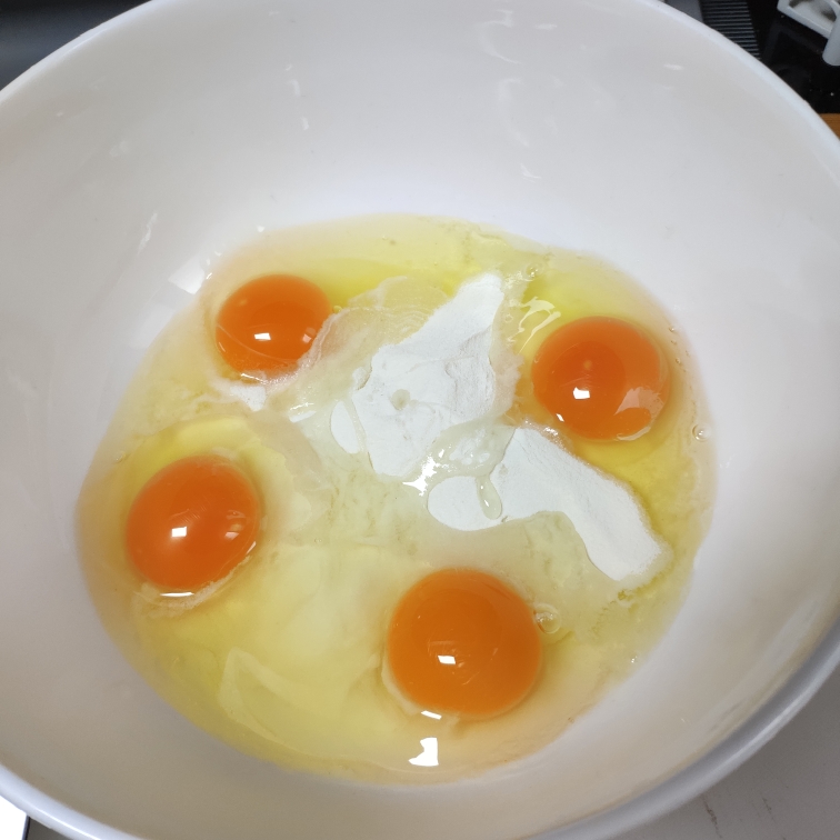 菠菜鸡蛋小方的做法 步骤4